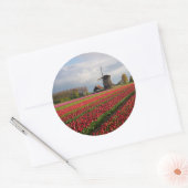 Rode tulpen en een windmolen ronde sticker (Envelop)