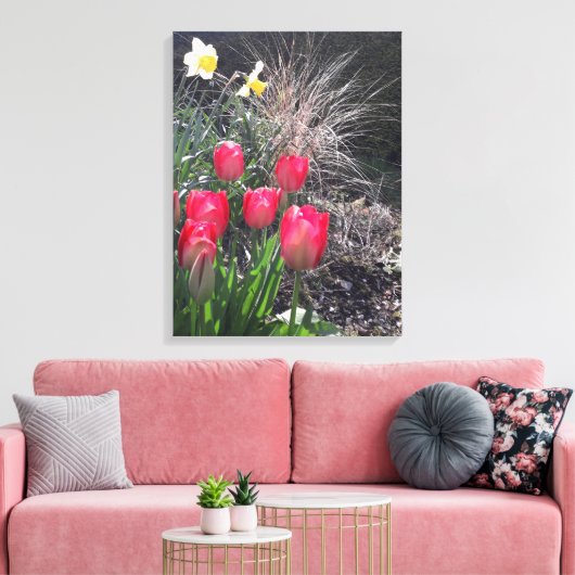 Rode tulpen in de tuin canvas afdruk (Insitu (Woonkamer))