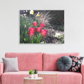Rode tulpen in de tuin canvas afdruk (Insitu (Woonkamer))