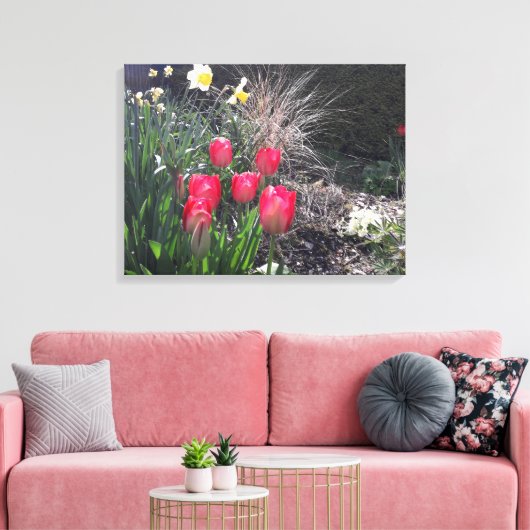 Rode tulpen in de tuin canvas afdruk (Insitu (Woonkamer))