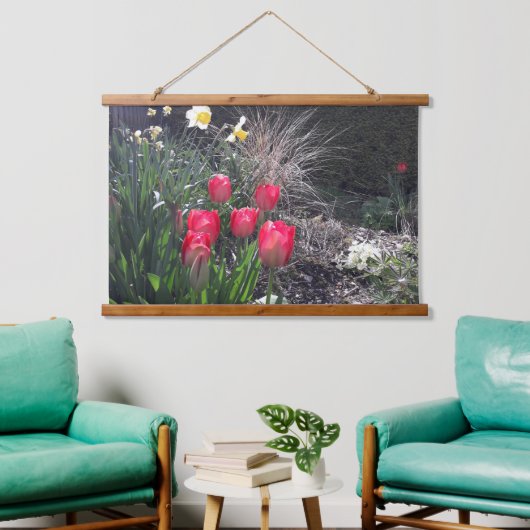 Rode tulpen in de tuin hangend wandkleed (Woonkamer)