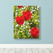 Rode tulpen in het veld canvas afdruk (Insitu (Houten vloer))