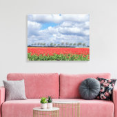 Rode tulpenvelden uitzicht canvas print (Insitu (Woonkamer))
