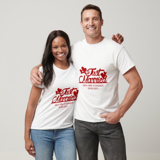 Rode Typografie Net Getrouwd Koppel Aangepaste Naa T-shirt (Unisex)