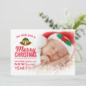 Rode Typografie Overlay Baby Eerste Kerstfoto Feestdagenkaart (Staand voorkant)