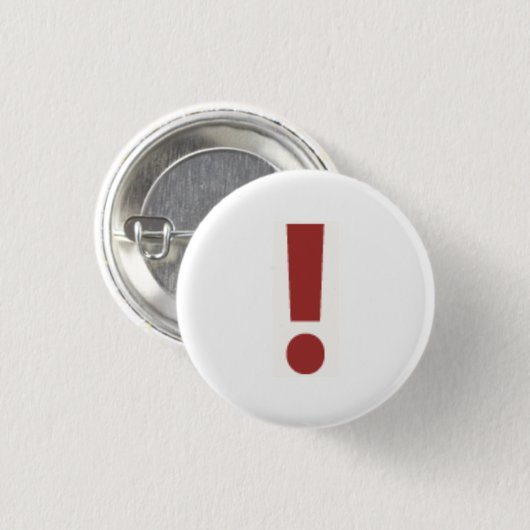 Rode uitroepteken ronde button 3,2 cm (Voorkant /achterkant)