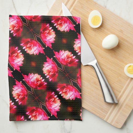 Rode ventilator in zonlicht sluit patroon op theedoek (Quarter Fold)