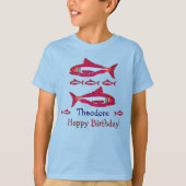 Rode vis voor kinderen T-shirt Happy Birthday 2025 (Voorkant)
