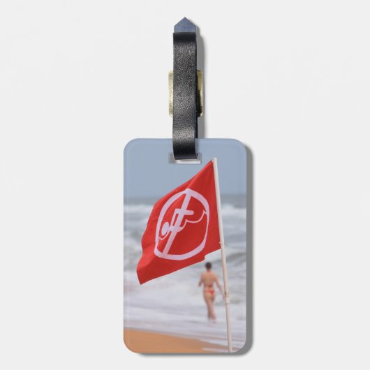 Rode vlag op het strand - Florida Bagagelabel (Achterkant verticaal)