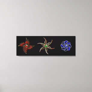 Rode Vlam, Groene Gras, Blauwe Zee Canvasprint Canvas Afdruk