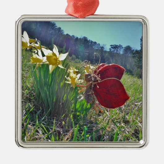 rode vleugelfee en daffodils metalen ornament (Voorkant)