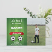 Rode Voetbal Verjaardag Uitnodiging met Foto (Staand voorkant)