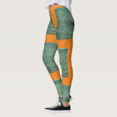 Rode vos op gras in het park, herhalingspatroon leggings (Links)