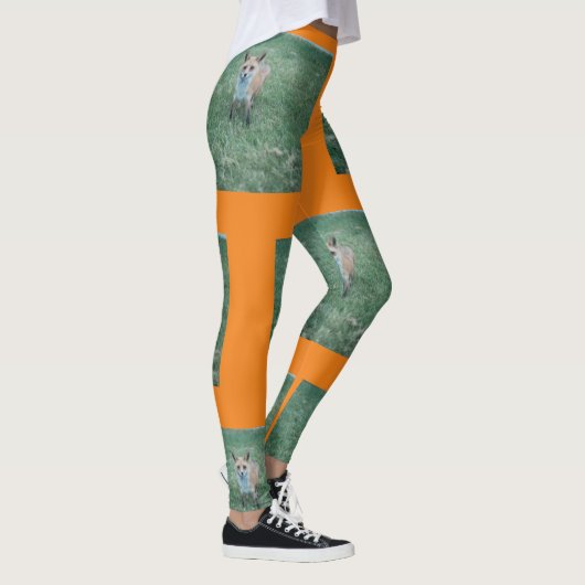 Rode vos op gras in het park, herhalingspatroon leggings (Rechts)