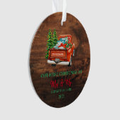Rode vrachtwagen dennenbomen onze eerste kerst hou ornament (voorkant)