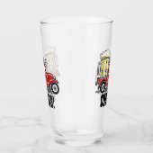 Rode  vrachtwagen op de borst van Beer Glass Glas (Rechts)