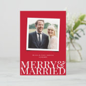 Rode Vrolijk & Getrouwd Pas getrouwd Kerstmis Foto Feestdagenkaart (Staand voorkant)