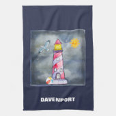 Rode vuurtoren met een achtergrond van Stormy Theedoek (Verticaal)