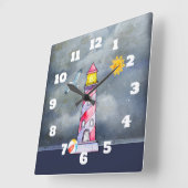 Rode vuurtoren met een achtergrond van Stormy Vierkante Klok (Hoek)