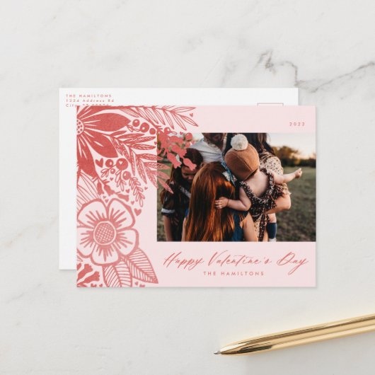 Rode Waterverf Floral Valentijnsdag Bouquet Feestdagenkaart (Voorkant / Achterkant in situ)