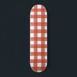 Rode Waterverf Gingham Skateboard<br><div class="desc">Deze speelse skateboard is zo klassiek als uw A-game en heeft een roodblauwe waterverf gingham-design.</div>