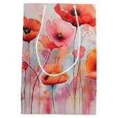 Rode Waterverf klaprozen in een veld Medium Cadeauzakje (Achterkant)