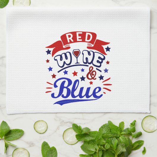 Rode wijn en blauw theedoek (Gevouwen)