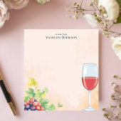 Rode wijn en druiven wijngaard gepersonaliseerde n notitieblok