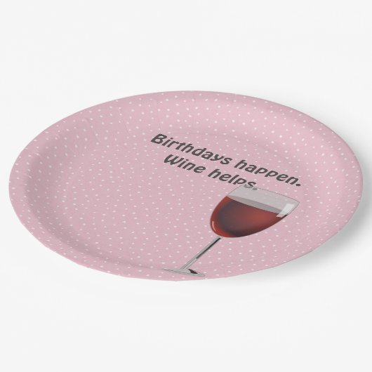 Rode wijn en pooldots op zaterdag papieren bordje (Gekanteld)