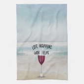 Rode wijn op oceaanachtergrond theedoek (Verticaal)