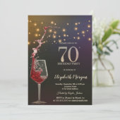 Rode Wijn Slingerlichten 70ste Verjaardagsfeest Kaart (Staand voorkant)
