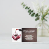 Rode wijnfles giet in glas | wijnplons visitekaartje (Staand voorkant)