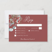 Rode Winter Pine Berries Eucalyptus Wedding RSVP Kaartje (Voorkant)
