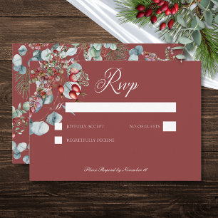 Rode Winter Pine Berries Eucalyptus Wedding RSVP Kaartje