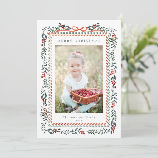 Rode Winterberry Lijst Vrolijk Kerstfeest 2 Foto Feestdagenkaart (Staand voorkant)