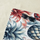 Rode, witte en blauwe ananas strandlaken (In situ)
