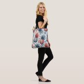 Rode, Witte en Blauwe Ananassen Tote Bag (Op model)