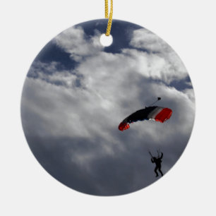 Rode witte en blauwe parachute met wolken keramisch ornament