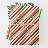 Rode, witte, groene kerststijlstrepen inpakpapier vel (In situ)