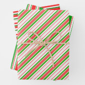Rode, witte, groene kerststijlstrepen inpakpapier vel (In situ)