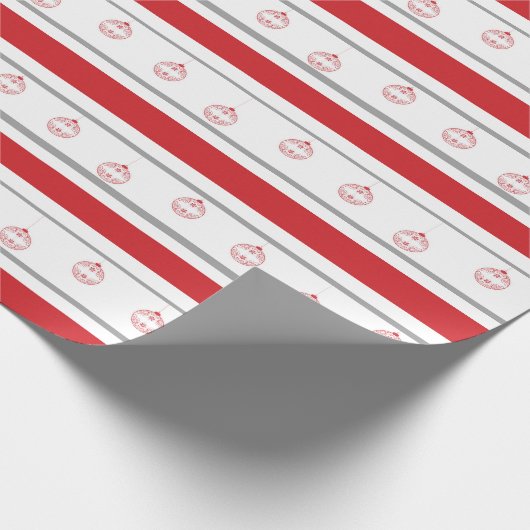 Rode, witte streep met ornamenten cadeaupapier (Hoek)