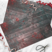 Rode, witte tuinbouwers op bijtend hout tissuepapier