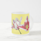 Rode witte Tulpen sluiten de Mok van het gevriesdr (Voorkant rechts)