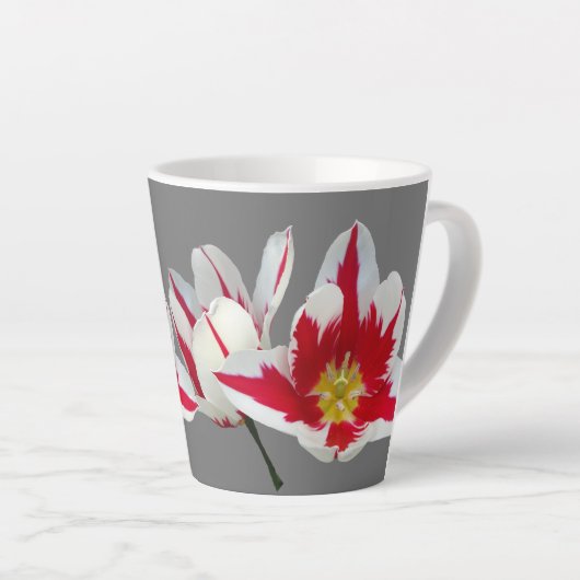 Rode witte tulpen sluiten grijze latte Mok (Rechterhoek)