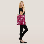 Rode Zakura Patroon Tote Tas (Op model)