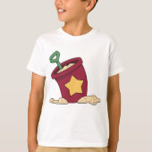 Rode zandemmer met ster en schep t-shirt (Voorkant)