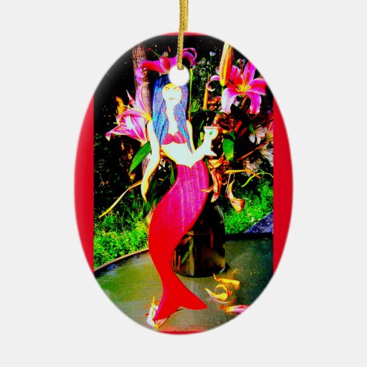 rode zeemeerminnende schoonheid met een martini keramisch ornament (Voorkant)