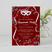 Rode Zilveren Bloemige Scroll Maskerade Quinceaner Folie Uitnodiging (Staand Voorkant)
