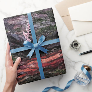 Rode zwarte boomschors cadeaupapier