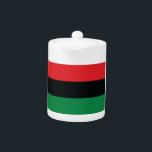 Rode, zwarte en groene vlag theepot<br><div class="desc">De drie Pan-Afrikaanse kleuren op de vlag vertegenwoordigen: RED: het bloed dat alle mensen van de zwarte Afrikaanse afstamming verenigt en voor bevrijding zorgt; BLACK: zwarte mensen wier bestaan als natie, maar niet als natie, wordt bevestigd door het bestaan van de vlag; en GREEN: de overvloed aan natuurlijke rijkdom van...</div>